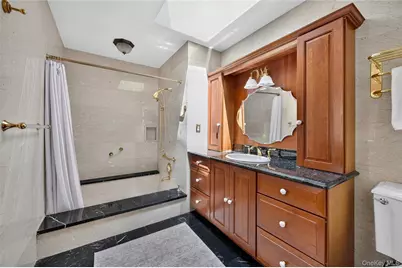 4 Waring Drive, Manhasset, NY 11030 - Photo 19