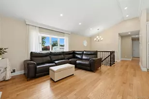 94 Ellensue Dr, Deer Park, NY 11729 - Photo 15