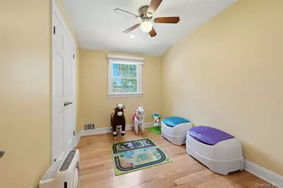 94 Ellensue Drive, Deer Park, NY 11729 - Photo 27