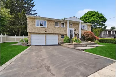 94 Ellensue Drive, Deer Park, NY 11729 - Photo 3