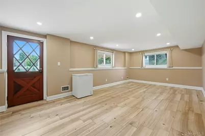 94 Ellensue Drive, Deer Park, NY 11729 - Photo 29
