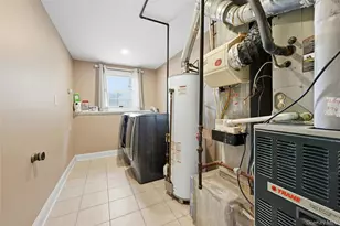 94 Ellensue Dr, Deer Park, NY 11729 - Photo 35