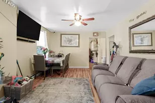 36 Russell Pl, Freeport, NY 11520 - Photo 3