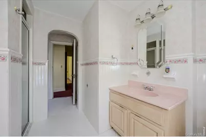 1827 Hering Avenue, Bronx, NY 10461 - Photo 17