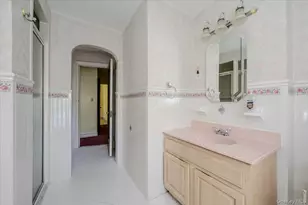 1827 Hering Ave, Bronx, NY 10461 - Photo 17