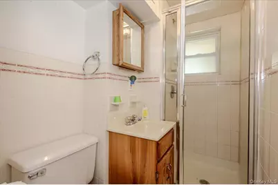 1827 Hering Avenue, Bronx, NY 10461 - Photo 19