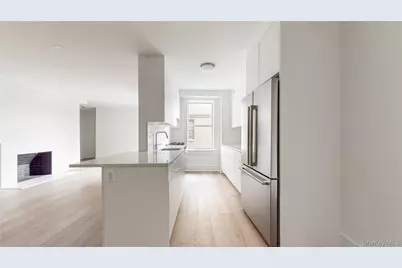 14809 Northern Boulevard #5M, Flushing, NY 11354 - Photo 3