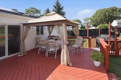 101 Gainsborough Road, Holbrook, NY 11741 - Photo 39