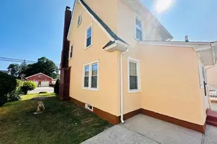 1424 Kiefer Ave, Elmont, NY 11003 - Photo 15