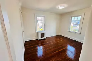 1424 Kiefer Ave, Elmont, NY 11003 - Photo 9