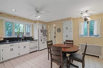 8 Ritchey Place, White Plains, NY 10605 - Photo 9