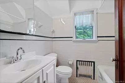 8 Ritchey Place, White Plains, NY 10605 - Photo 19