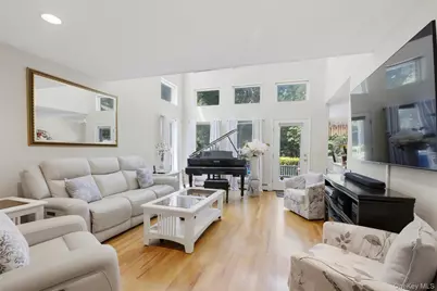 104 Lincoln Boulevard, Hauppauge, NY 11788 - Photo 3