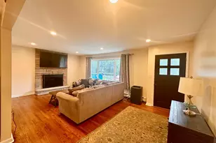 19 Closs Dr, Rhinebeck, NY 12572 - Photo 3
