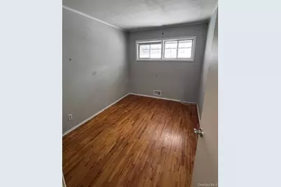 11 Foley Place, Huntington Station, NY 11746 - Photo 5