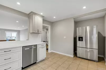 4425 Wilshire #4425, Oakdale, NY 11769 - Photo 7