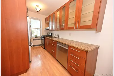 61-41 Saunders Street #B25, Rego Park, NY 11374 - Photo 19