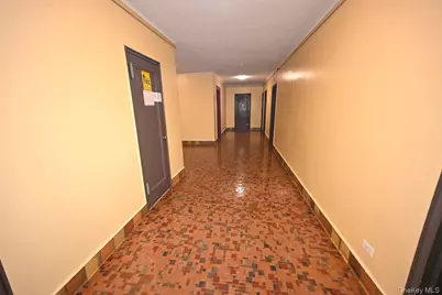 61-41 Saunders Street #B25, Rego Park, NY 11374 - Photo 31