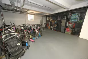 61-41 Saunders St, Rego Park, NY 11374 - Photo 37