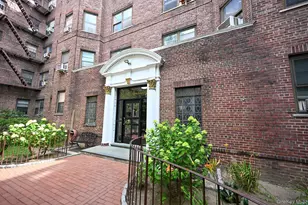 61-41 Saunders St, Rego Park, NY 11374 - Photo 3