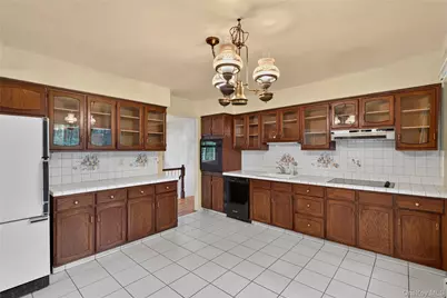 8 Peter Avenue, Newburgh, NY 12550 - Photo 9