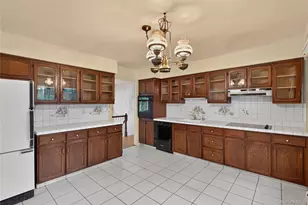 8 Peter Ave, Newburgh, NY 12550 - Photo 9