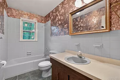 8 Peter Avenue, Newburgh, NY 12550 - Photo 25