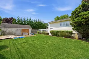 160 Clearmeadow Dr, East Meadow, NY 11554 - Photo 17