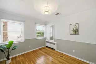 160 Clearmeadow Dr, East Meadow, NY 11554 - Photo 9