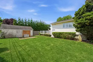 160 Clearmeadow Dr, East Meadow, NY 11554 - Photo 17