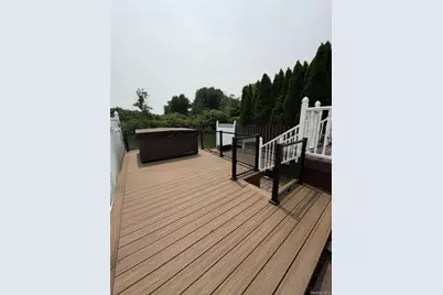 77 E Santa Barbara Road, Lindenhurst, NY 11757 - Photo 9