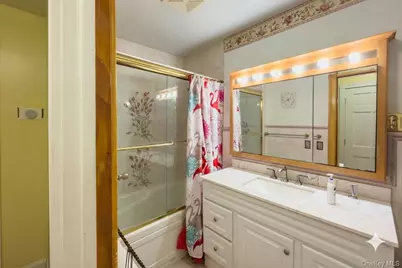 3234 Colden Avenue, Bronx, NY 10469 - Photo 15