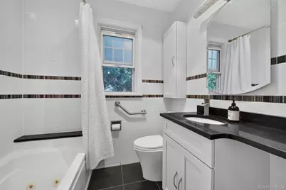 95 Collyer Avenue, New City, NY 10956 - Photo 9