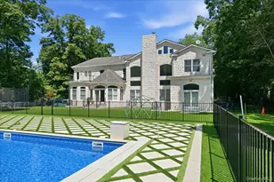 8 Headley Way, Woodbury, NY 11797 - Photo 37