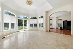 8 Headley Way, Woodbury, NY 11797 - Photo 17