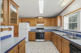1 Palm Cir, Poughkeepsie, NY 12603 - Photo 13