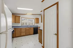 1 Palm Cir, Poughkeepsie, NY 12603 - Photo 17