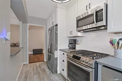 12 Westchester Avenue #5A, White Plains, NY 10601 - Photo 7