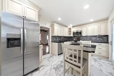 11 Mell Drive, North Babylon, NY 11703 - Photo 9