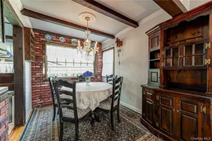 9 Croyden Ln, Hicksville, NY 11801 - Photo 5