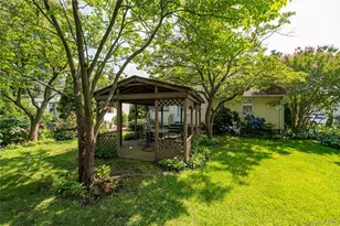 9 Croyden Ln, Hicksville, NY 11801 - Photo 23