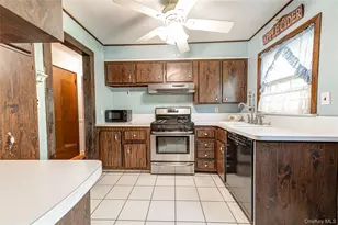 9 Croyden Ln, Hicksville, NY 11801 - Photo 13