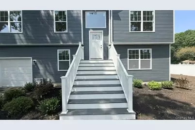 964 Sipp Avenue, Medford, NY 11763 - Photo 5