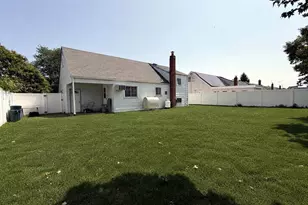 1020 N Niagara Ave, Lindenhurst, NY 11757 - Photo 19