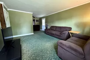 1020 N Niagara Ave, Lindenhurst, NY 11757 - Photo 3