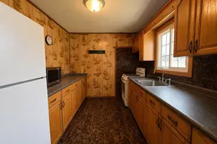 1020 N Niagara Ave, Lindenhurst, NY 11757 - Photo 5