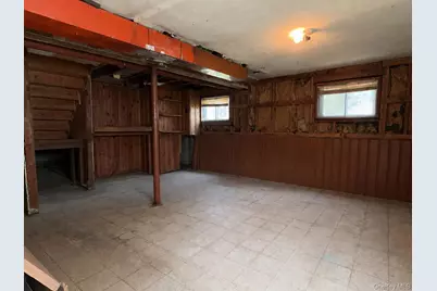 1020 N Niagara Avenue, Lindenhurst, NY 11757 - Photo 17