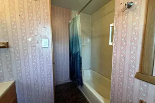 1020 N Niagara Ave, Lindenhurst, NY 11757 - Photo 13