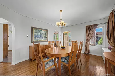 1602 Imperial Avenue, New Hyde Park, NY 11040 - Photo 7