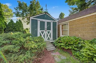 1602 Imperial Ave, New Hyde Park, NY 11040 - Photo 33